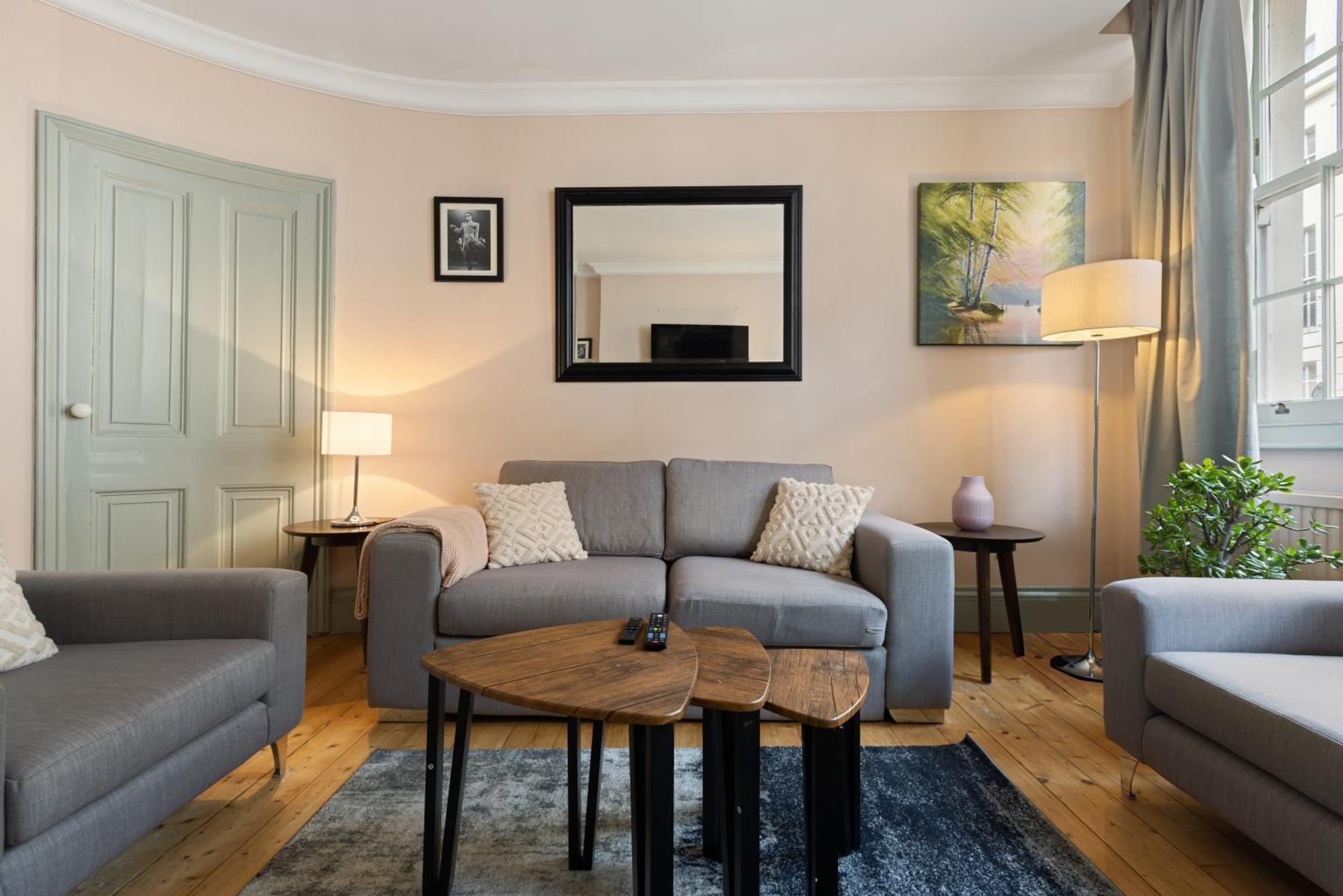 Russell Square Vintage - 2 Cozy Bed Home London Bagian luar foto